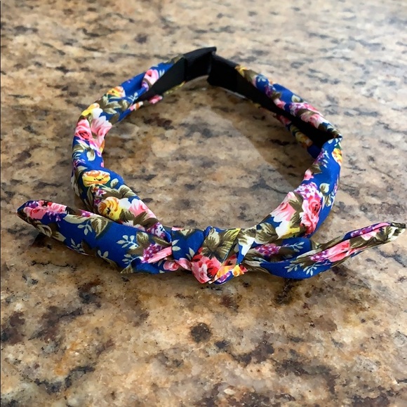 2 new Floral headbands (turban & top knot style) - Picture 4 of 4